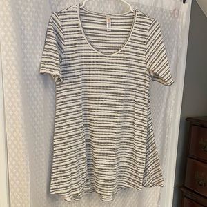 Lularoe Perfect Tee Size S (4-6)